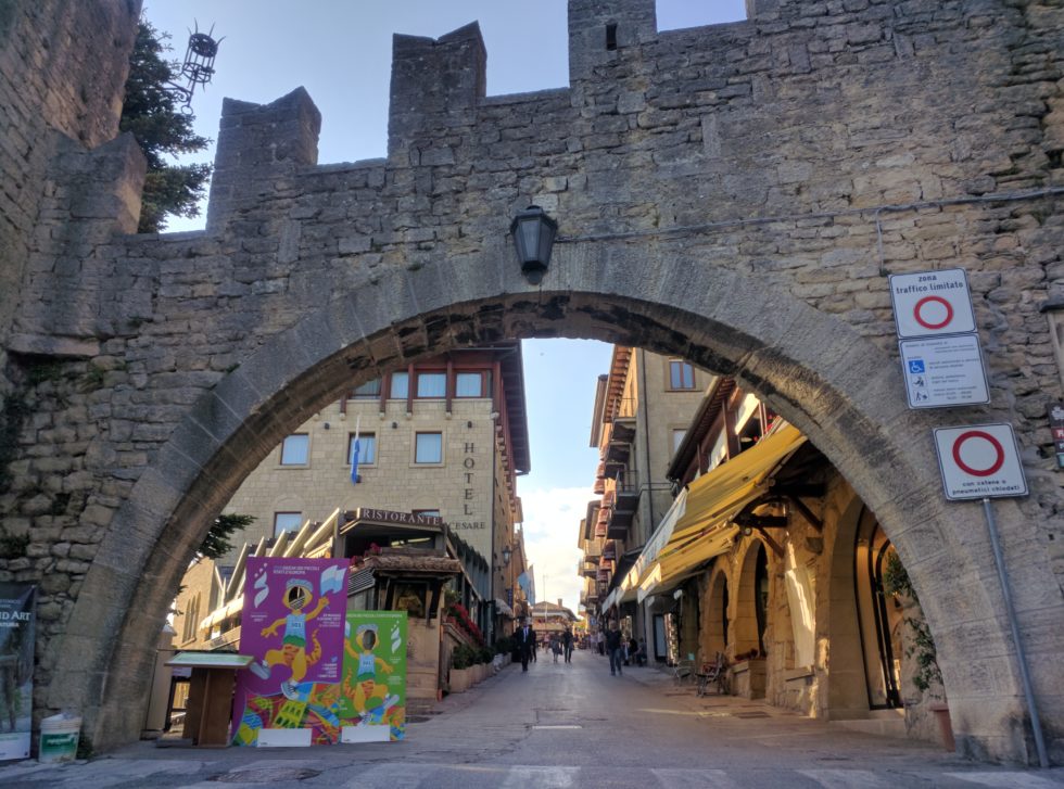 国全体が世界遺産！！【サンマリノ】の街並みと絶景と魅力【サンマリノ】を楽しくする情報｜きらひび 旅行記や食べ歩きグルメ&クレジットカード